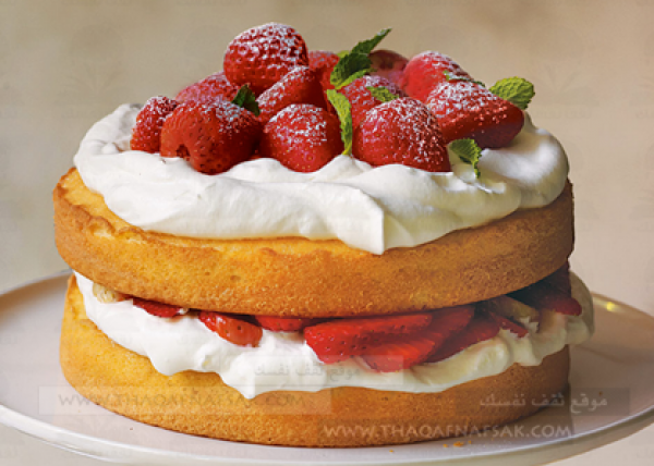 بالصور طريقة عمل التورتة بالفراولة و التورتة بالصوص الأحمر
