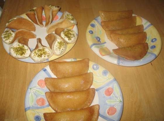 تجهيز القطايف بالقشطة بالصور