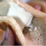 عمل القطايف بالجبنة الكيري بالصور