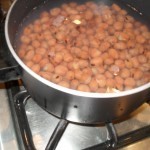 بالصور عمل الفول بالطماطم بالصور عمل الفول بالطماطم