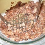 بالصور عمل الفول بالطماطم بالصور عمل الفول بالطماطم