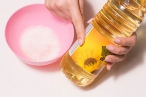 بالصور حضري ماسك البيض وزيت الزيتون للشعر