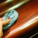 بالصور طرق التخلص من خدوش الخشب