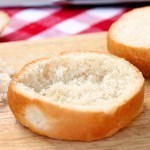 ميني بيتزا البيبروني بالعيش الكيزر بالصور