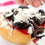 ميني بيتزا البيبروني بالعيش الكيزر بالصور