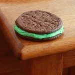 طريقة عمل بسكوت الشوكولاته بحشو النعناع