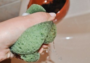 بالصور مقشر القهوة لتقشير وتنعيم الجسم