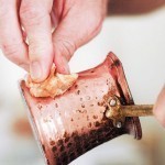 بالصور طرق تنظيف النحاس لإستعادة لمعانه وكأنه جديد