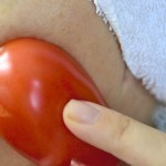 تشقير شعر الوجه بالطماطم والدقيق