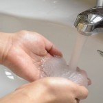 تشقير شعر الوجه بالطماطم والدقيق