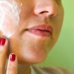 تشقير شعر الوجه بالطماطم والدقيق