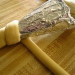 وصفة مخبوزات على شكل كونو بالصور بحشو السجق