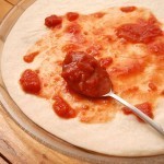 طريقة عمل بيتزا الببروني بالصور