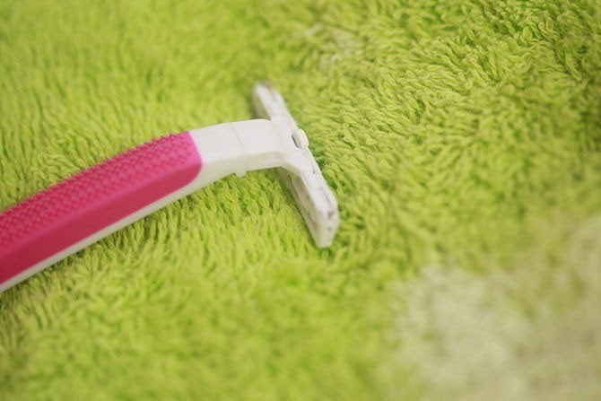 كيفية شحذ شفرات الحلاقة لتدوم فترة أطول