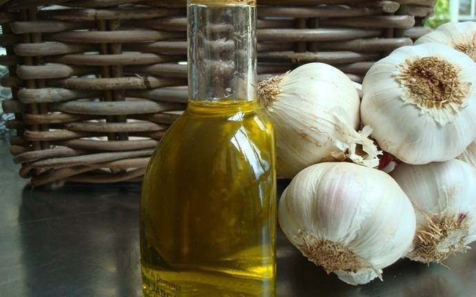 فوائد زيت الثوم للشعر، البشرة والصحة