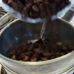 بالصور طريقة عمل الفراولة بالشوكولاته ولا ألذ