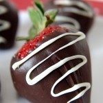 بالصور طريقة عمل الفراولة بالشوكولاته ولا ألذ