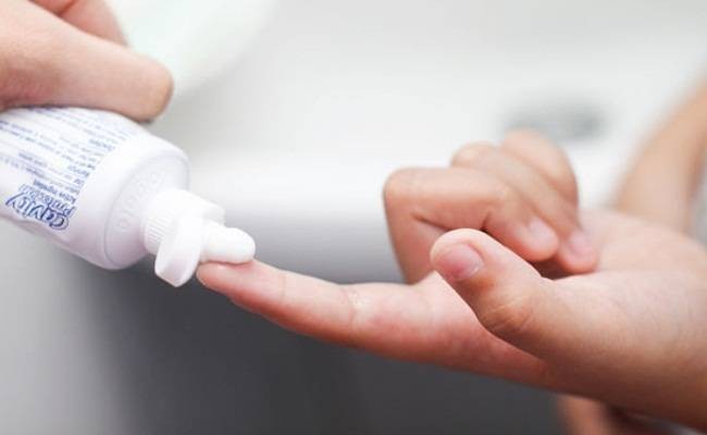 علاج حب الشباب بمعجون الأسنان إليك الطريقة علاج حب الشباب بمعجون الأسنان إليك الطريقة