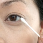 تكثيف الرموش بعمل سيروم طبيعي في البيت