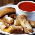 طريقة عمل لفائف الجبن المشوية الصحية واللذيذة