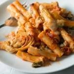 معكرونة بالسبانخ والخرشوف بالصور