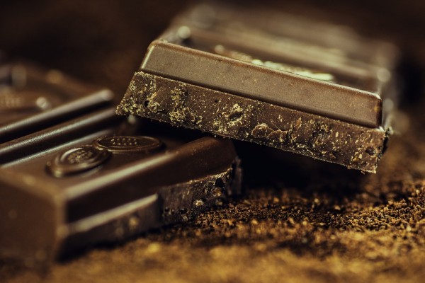فوائد الشوكولاته الداكنة وقيمتها الغذائية فوائد الشوكولاته الداكنة وقيمتها الغذائية