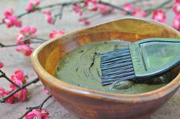 ماسك الحناء والصبار للشعر التالف