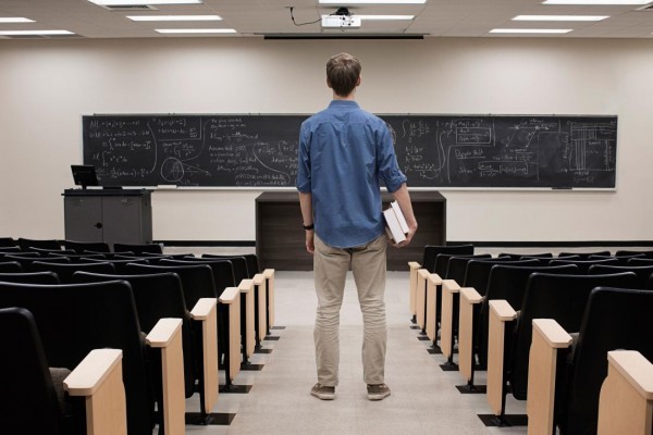 دروس في الحياة لن نتعلمها في الجامعة دروس في الحياة لن نتعلمها في الجامعة
