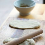 طريقة عمل مناقيش الزعتر اللبنانية بالصور