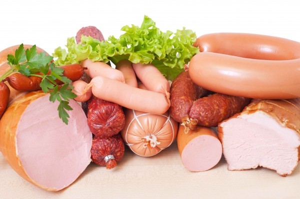 مخاطر وأضرار الهوت دوج و اللحوم المصنعة