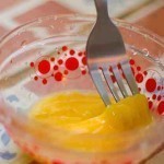 السلمون المقلي بخلطة اللوز طعم غاية في اللذة