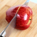 بالصور طريقة أكواب التفاح مع القرفة والمكسرات وجوز الهند