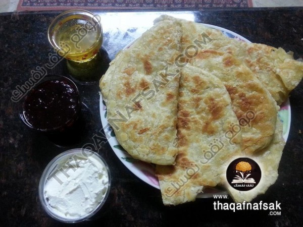 بالصور طريقة عمل الفطير المشلتت بدون فرن بالصور طريقة عمل الفطير المشلتت بدون فرن