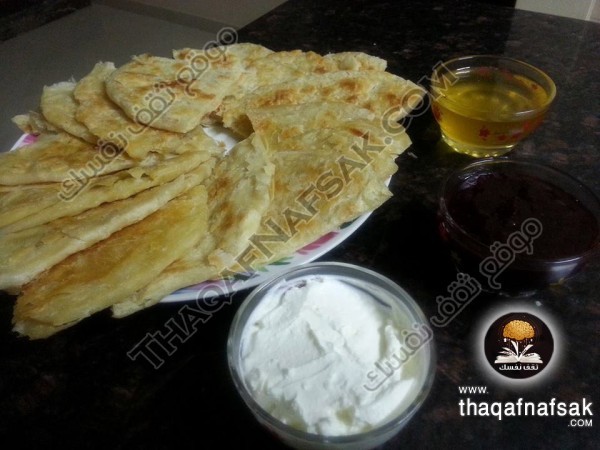 بالصور طريقة عمل الفطير المشلتت بدون فرن بالصور طريقة عمل الفطير المشلتت بدون فرن