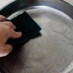 تنظيف الأواني المحروقة بسرعة 22 طريقة سهلة