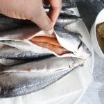 عمل الرنجة المشوية بالصور