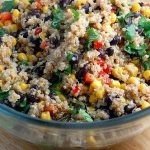 وصفة نباتية سلطة الكينوا والفاصوليا