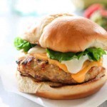 بالصور طريقة عمل برجر الدجاج بالجبن الشيدر