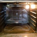 تنظيف الفرن بالصور