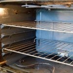 تنظيف الفرن بالصور