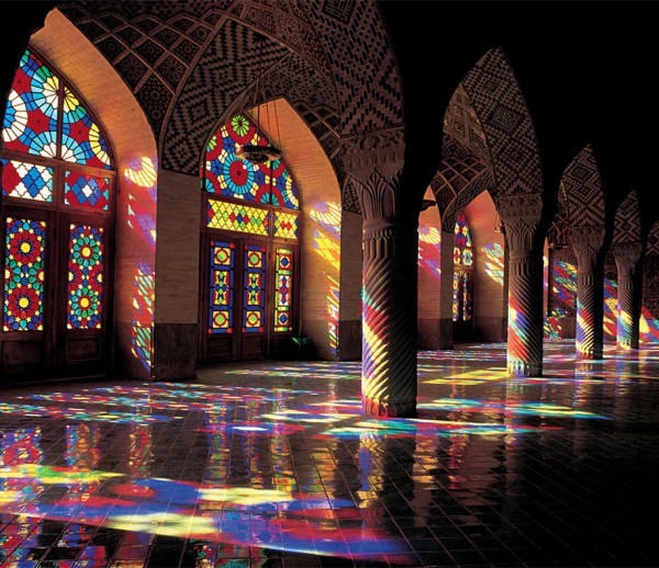 مسجد قوس قزح في إيران تحفة معمارية