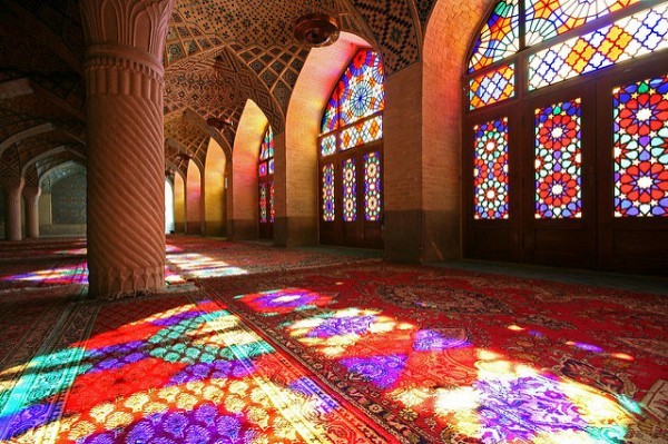 مسجد قوس قزح في إيران تحفة معمارية مسجد قوس قزح في إيران تحفة معمارية
