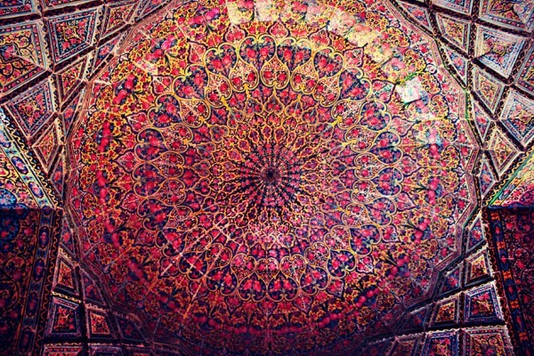 مسجد قوس قزح في إيران تحفة معمارية مسجد قوس قزح في إيران تحفة معمارية