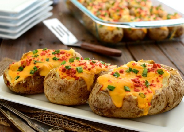 تحضير بطاطس مشوية بالفرن مع الجبن واللحم وصفة شهية