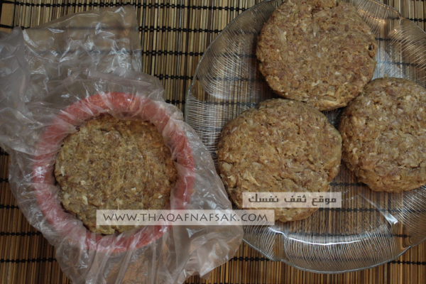 فيديو طريقة عمل البرجر على أصوله