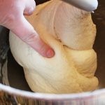 طريقة عمل عجينة العيش الفينو بالصور