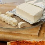 طريقة عمل توست الجبن الكريمي بالثوم ، طعم رائع