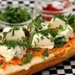 طريقة عمل توست الجبن الكريمي بالثوم ، طعم رائع