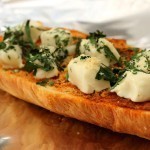 طريقة عمل توست الجبن الكريمي بالثوم ، طعم رائع