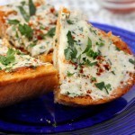 طريقة عمل توست الجبن الكريمي بالثوم ، طعم رائع